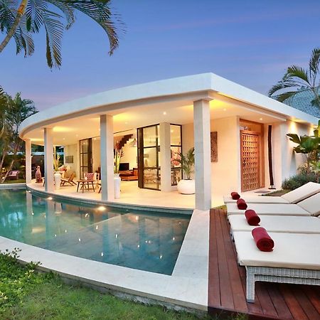 Seminyak White Design Villa ภายนอก รูปภาพ